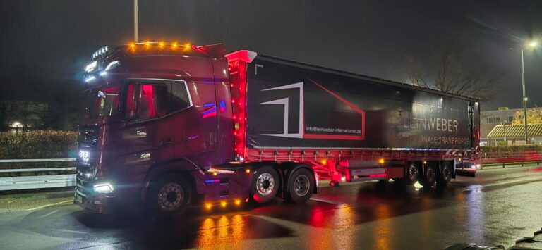 Leinweber International nachts